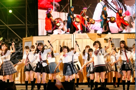2200人大興奮の HKT48 初の沖縄野外ライブで新曲「12秒」サプライズ初