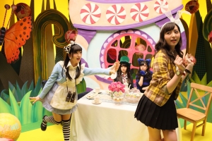 HKT