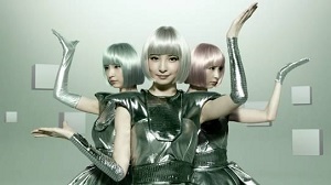 ヨド物置 篠田麻里子がcm限定の3人ユニット 3人マリコ で出演するtvcmとメイキングを公開 ナビコン ニュース