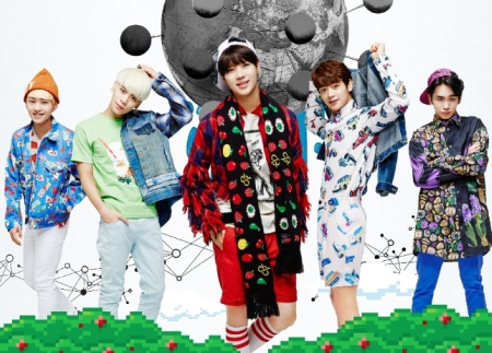 SHINee、新曲「3 2 1」発売記念でメンバー全員参加のXマスパーティー