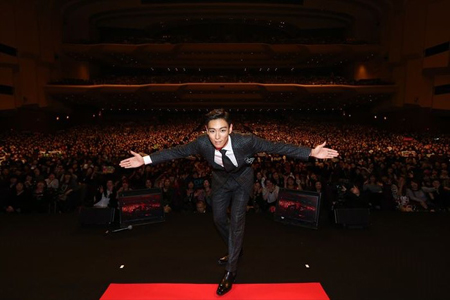 10 000人が熱狂したt O P Bigbang 主演映画 同窓生 プレミアムイベントをレポート 映画予告動画 ナビコン ニュース