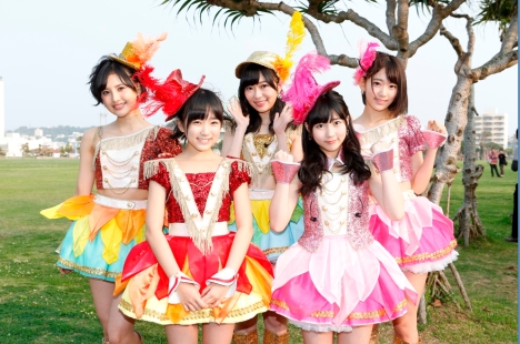 2200人大興奮の HKT48 初の沖縄野外ライブで新曲「12秒