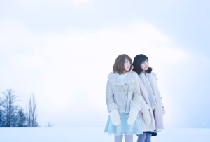 女優 貫地谷しほりも友情出演 Softly 片想いを届ける キミがいい 投げキッスver Pv全国編解禁 ナビコン ニュース