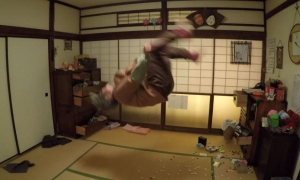 Ntt西日本 激しすぎるおばあちゃんが前転宙返りに側転 バク転 1週間で50万回再生の衝撃動画公開 ナビコン ニュース