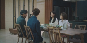 Bs12 私たち 家族です My Unfamiliar Family 第11 15話あらすじ 渡された通帳 友情から変わるもの ナビコン ニュース